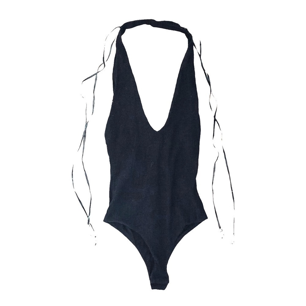 Honey Punch black ribbed halter deep V neck tassel French cut body suit size S‍﻿